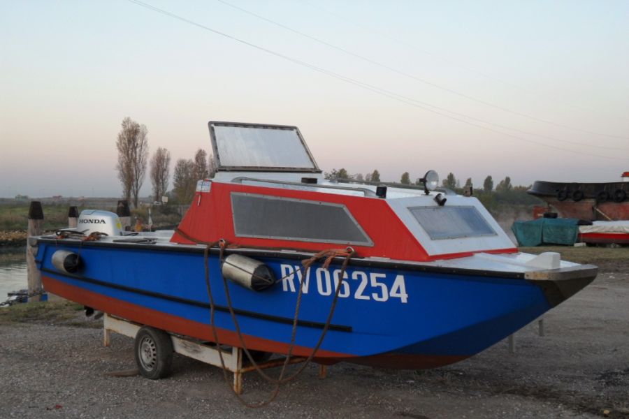 BAT 20 I raft with outboard engine